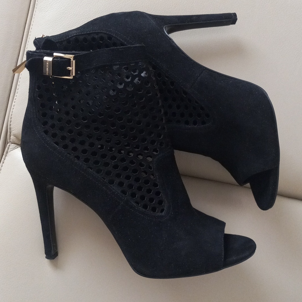 Vince Camuto Elegant Black Suede Peep-Toe Heels Size: 10M/ 40
